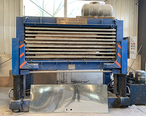 鋼質(zhì)防火門(mén)熱壓機(jī)