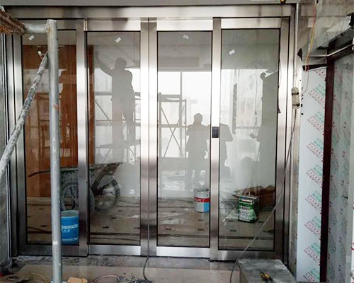 不銹鋼有框玻璃地簧門(mén)